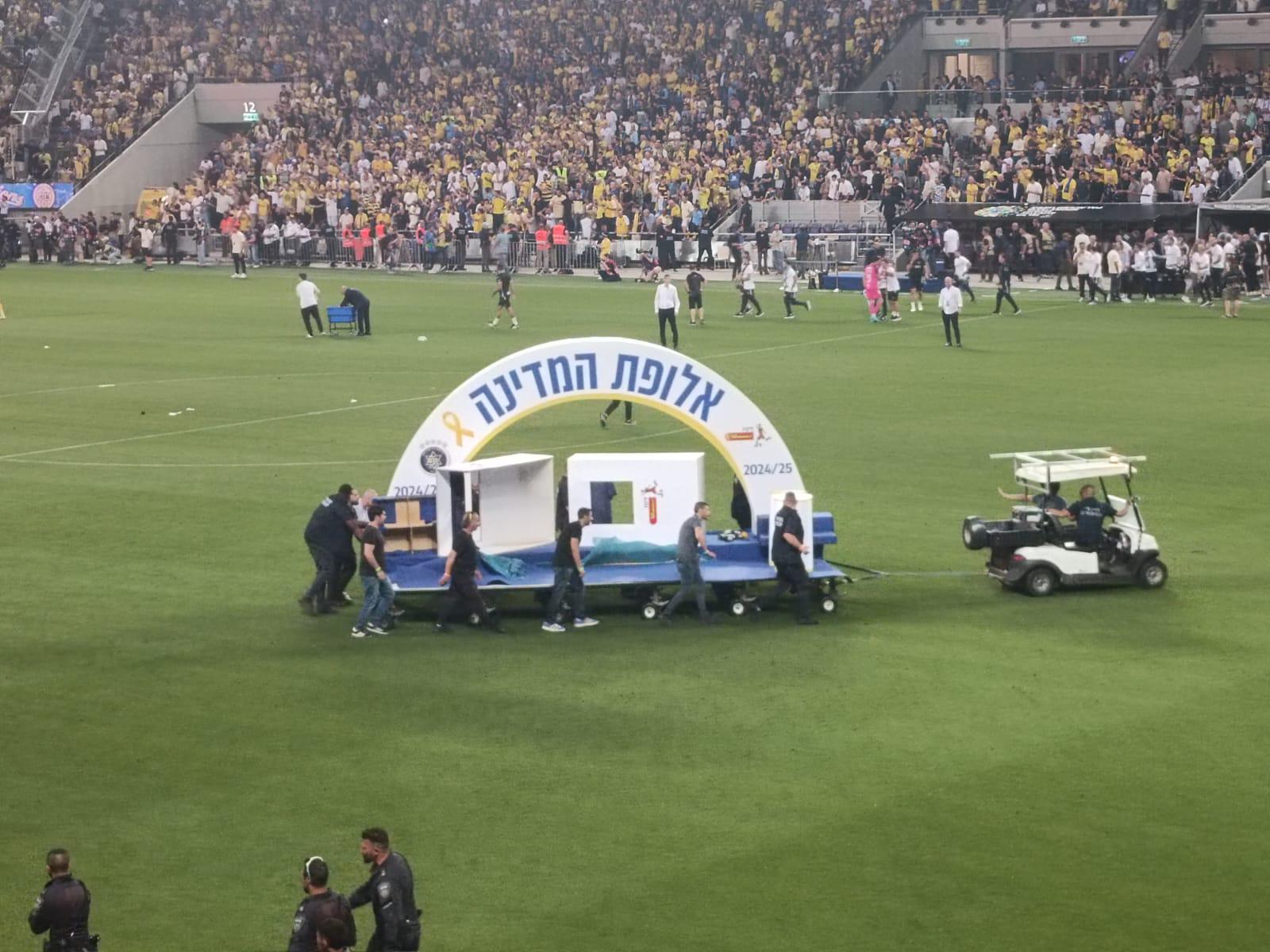 אלופה